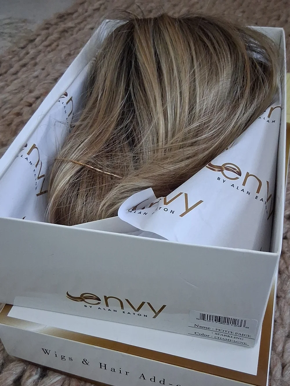 Paige Petite Wig By Envy In Sparkling Champagne